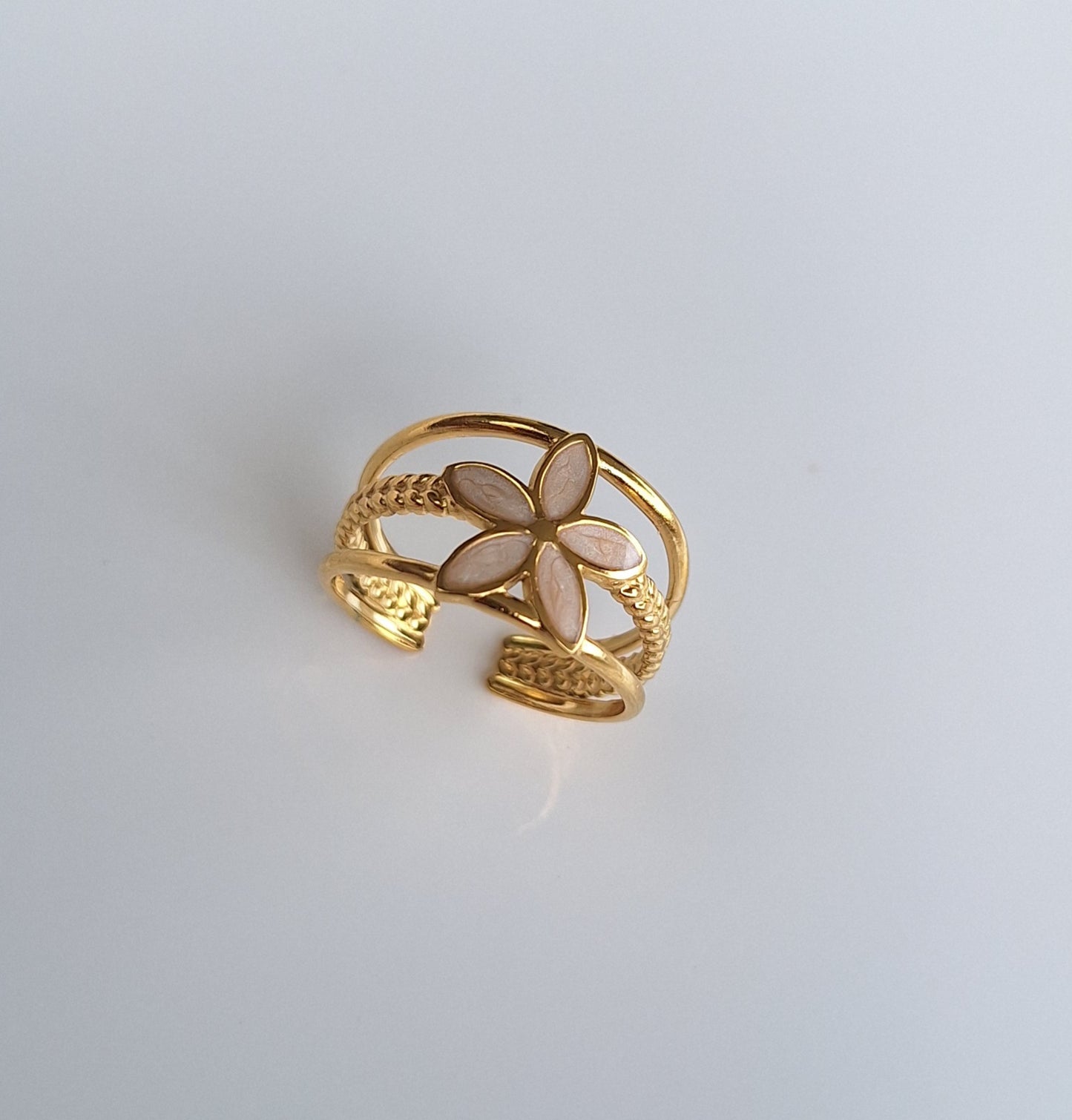 The White Flower Ring