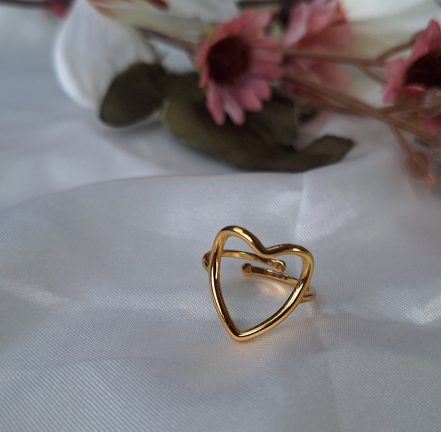 Hollow Heart Ring