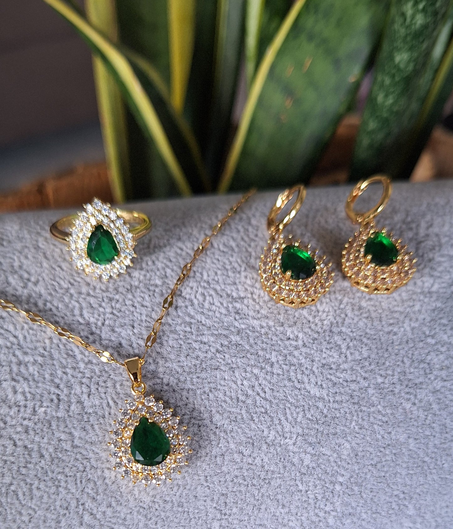 The Whispers Of Green Set