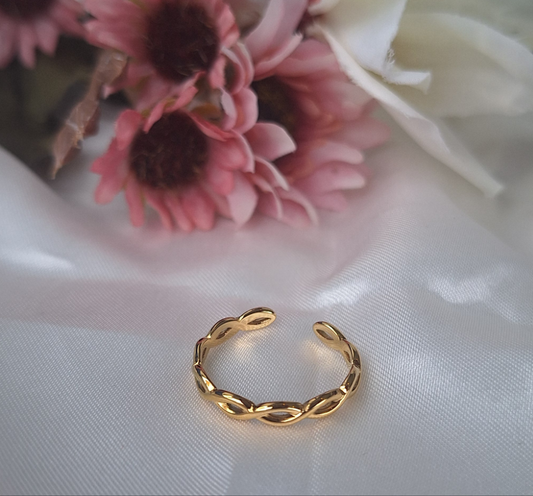 Minimalist Twisted Ring
