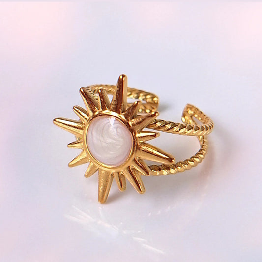 The White Sun Ring