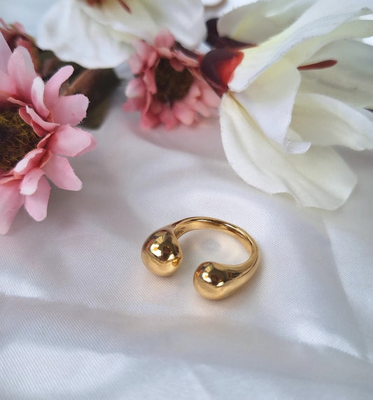 Double Teardrop Ring