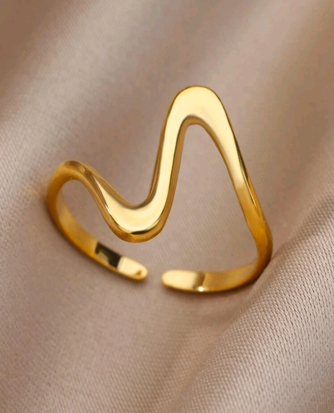 The Waves Ring