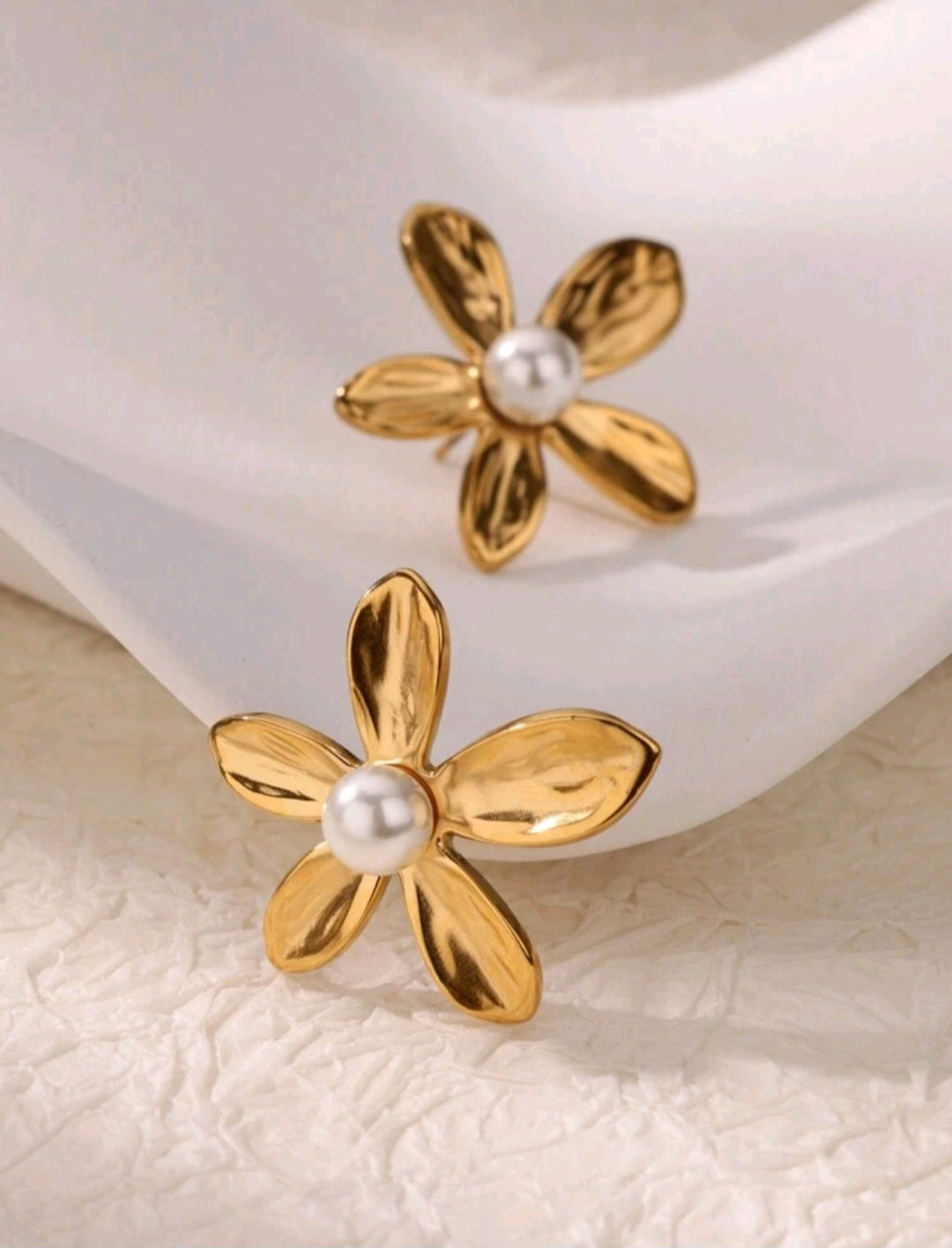 Pearly Flower Earrings