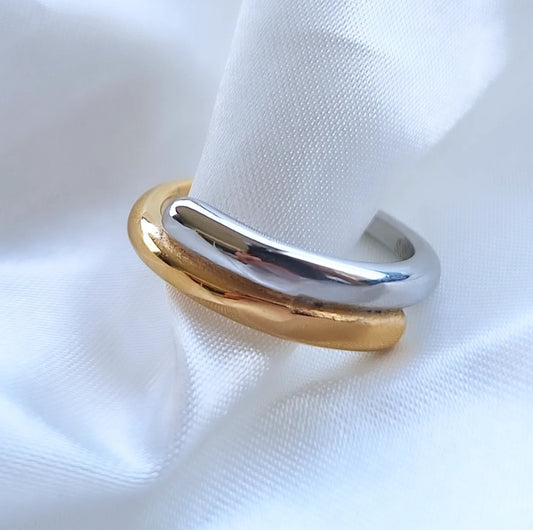 Intertwined Ring