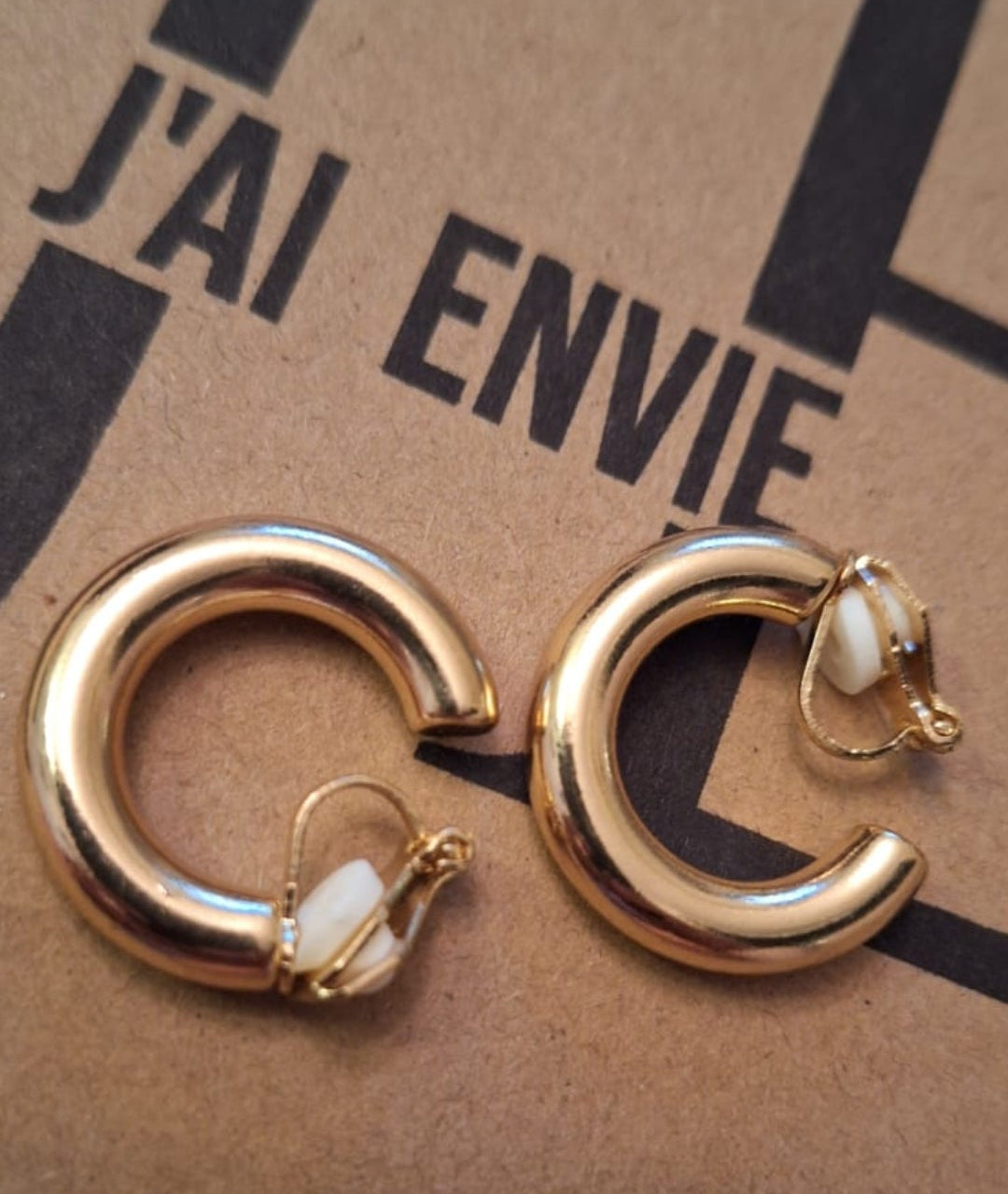 Bold Clip Hoops
