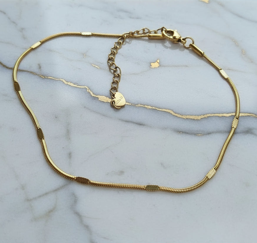 Minimalist Dotted Anklet