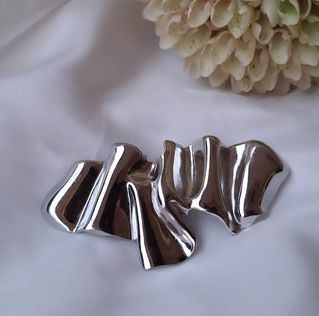 Wavy Brooch