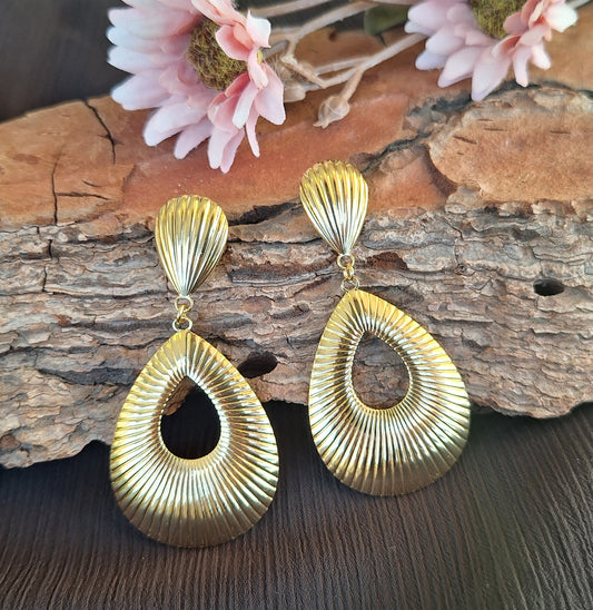 Bold Drops Earrings
