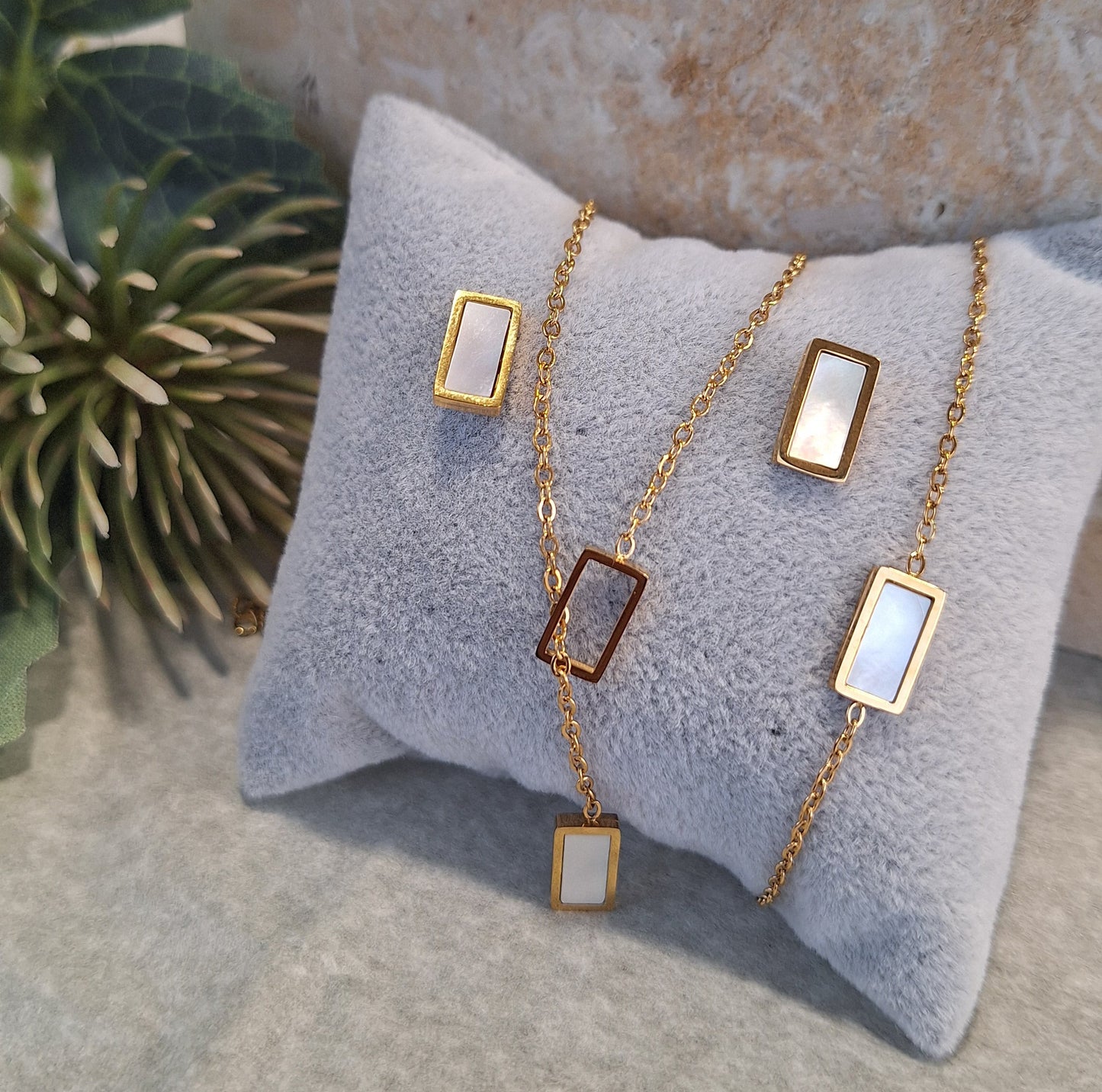 White Rectangular Jewelry Set
