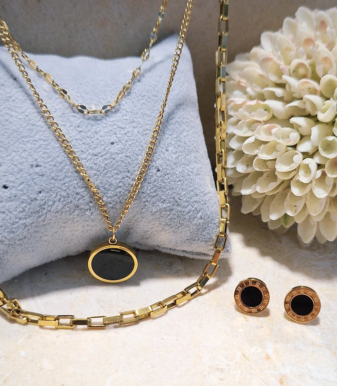 Three Layered Black Circle Necklace Set